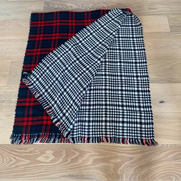 ππ HOST PICK ππ Express Reversible Houndstooth and Plaid Blanket Scarf - Picture 2 of 6